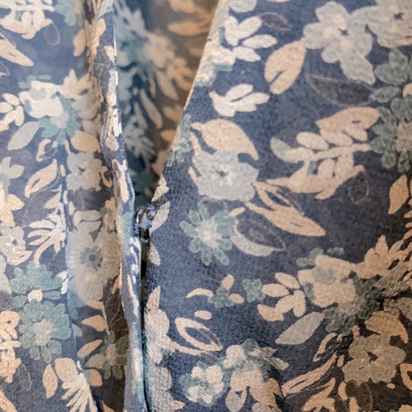 JOIE Louvre Silk Floral Top, Small - Picture 6 of 9